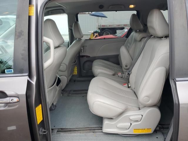 2014 Toyota Sienna XLE