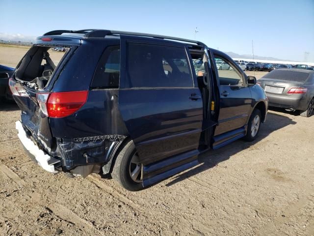 2004 Toyota Sienna CE