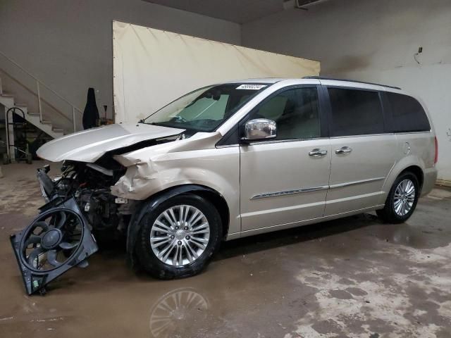 2016 Chrysler Town & Country Touring L