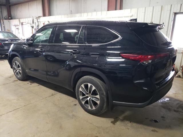 2022 Toyota Highlander Hybrid XLE