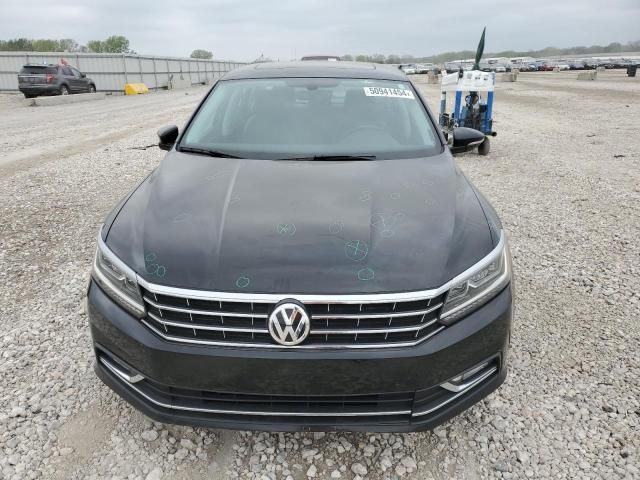 2016 Volkswagen Passat SE