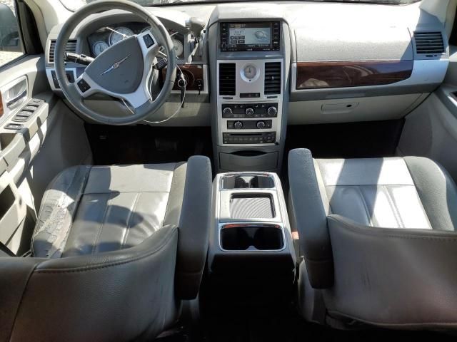 2010 Chrysler Town & Country Touring