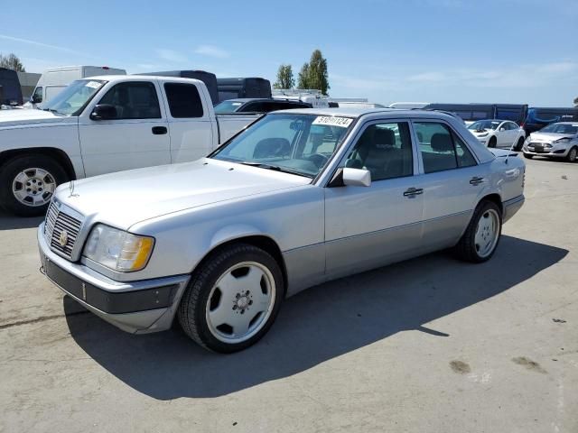 1995 Mercedes-Benz E 320 Base