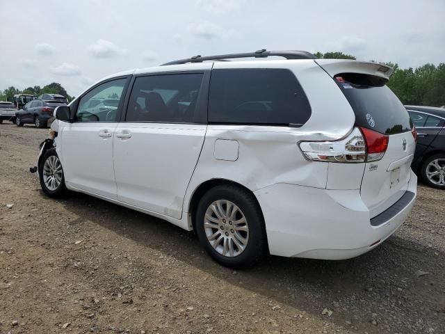 2011 Toyota Sienna XLE