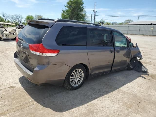 2011 Toyota Sienna XLE