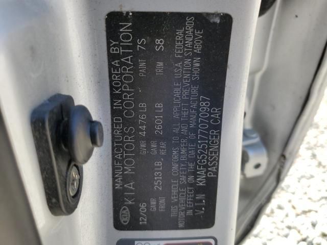 2007 KIA Rondo Base