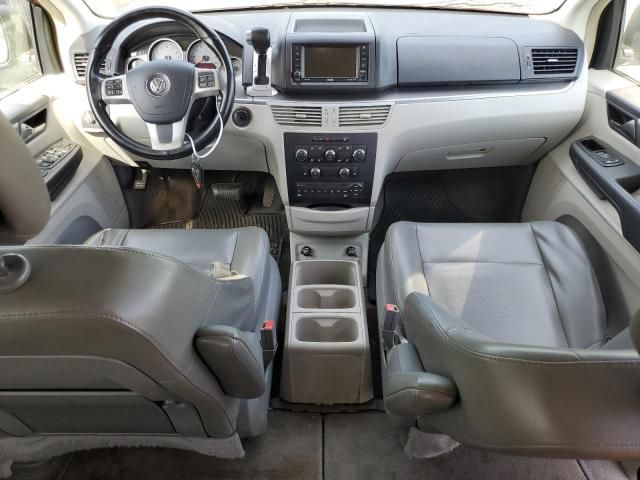 2012 Volkswagen Routan SE