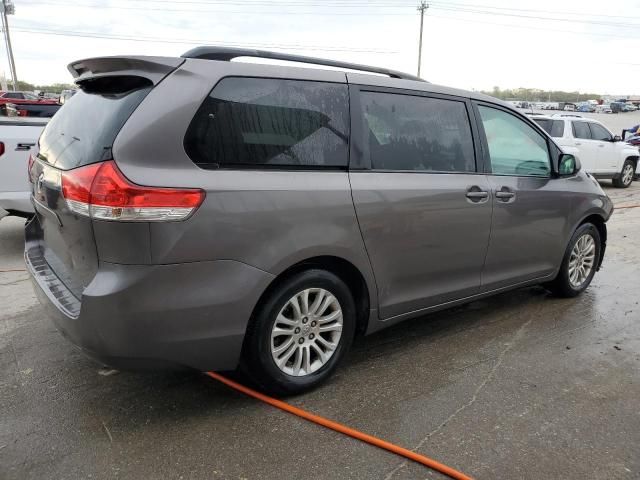 2013 Toyota Sienna XLE