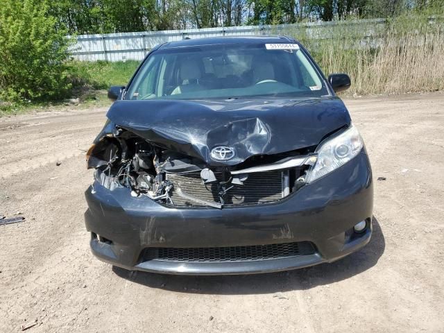 2013 Toyota Sienna XLE