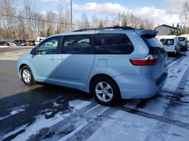 2017 Toyota Sienna LE