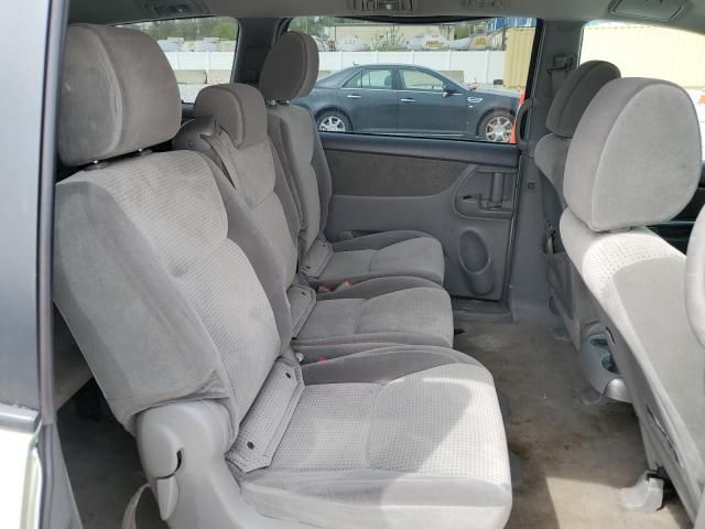 2009 Toyota Sienna CE