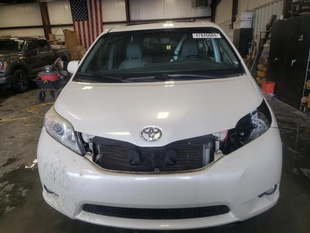 2016 Toyota Sienna XLE