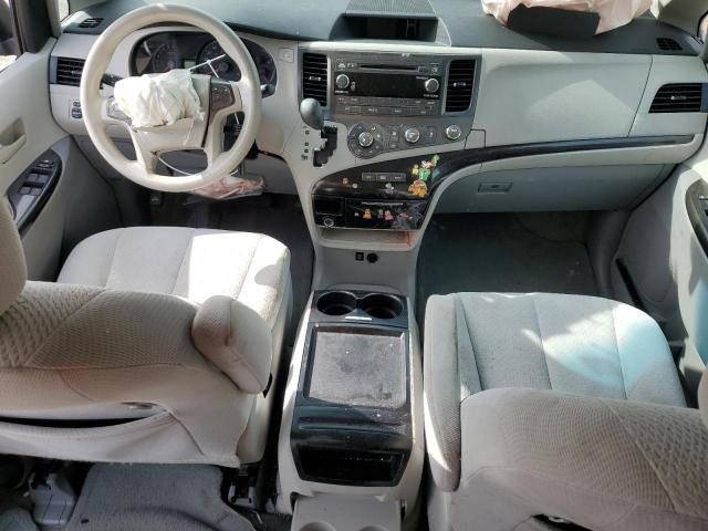 2011 Toyota Sienna LE