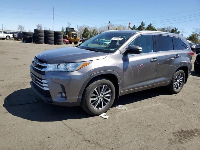 2017 Toyota Highlander SE