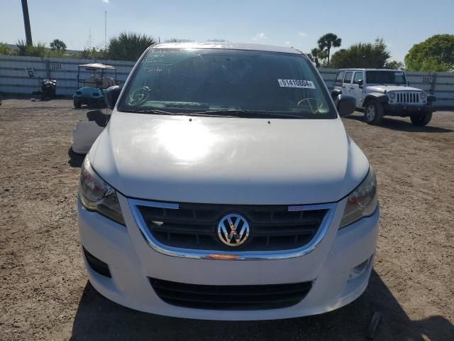 2010 Volkswagen Routan S