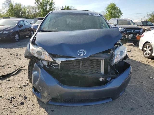 2013 Toyota Sienna XLE