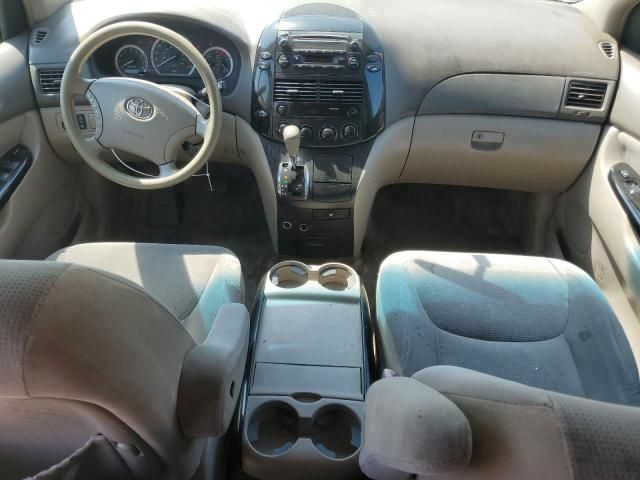 2005 Toyota Sienna CE