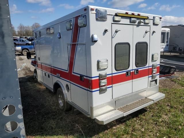 2003 Ford Econoline E450 Super Duty Cutaway Van