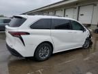 2022 Toyota Sienna LE