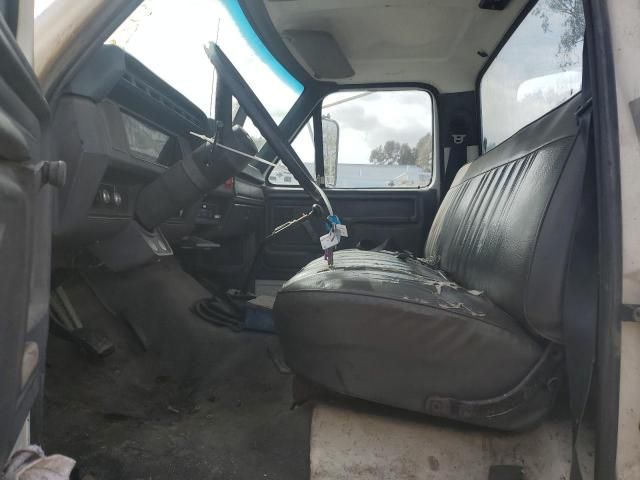 1993 Ford F700