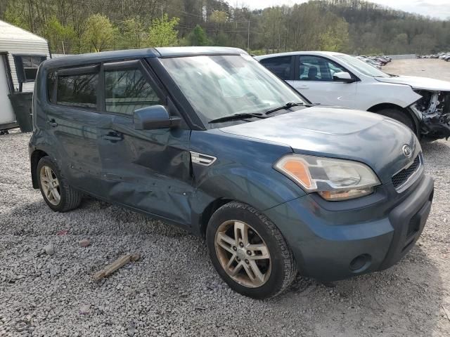 2011 KIA Soul +