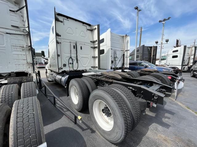 2019 Freightliner Cascadia 126