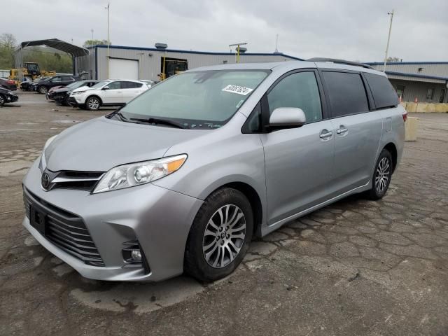 2019 Toyota Sienna XLE