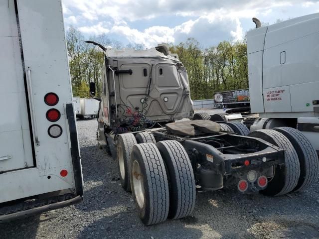 2020 Freightliner Cascadia 126