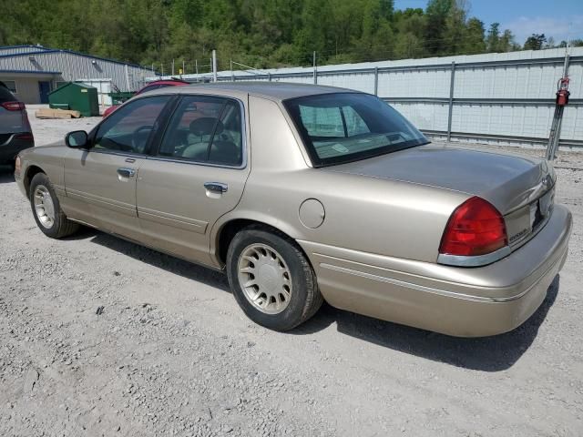 2000 Ford Crown Victoria LX