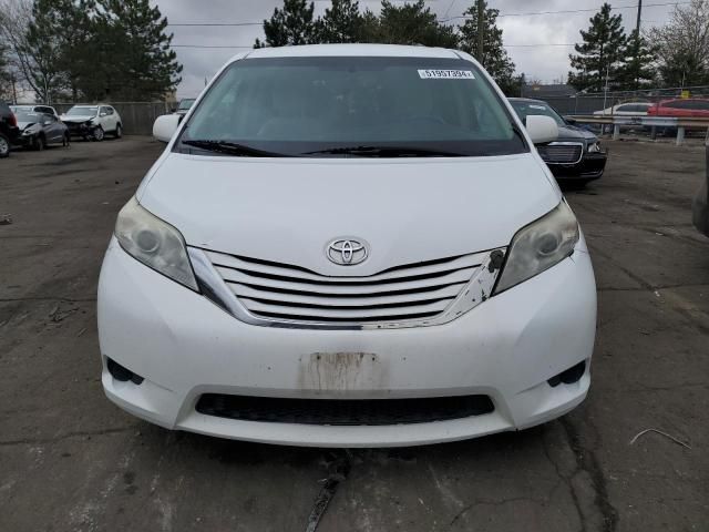 2016 Toyota Sienna LE