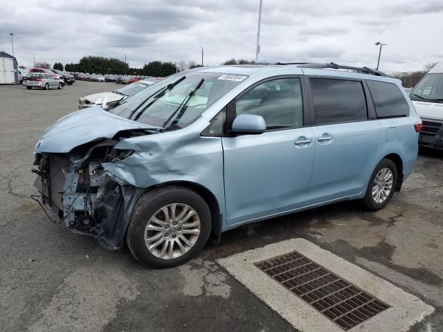 2017 Toyota Sienna XLE