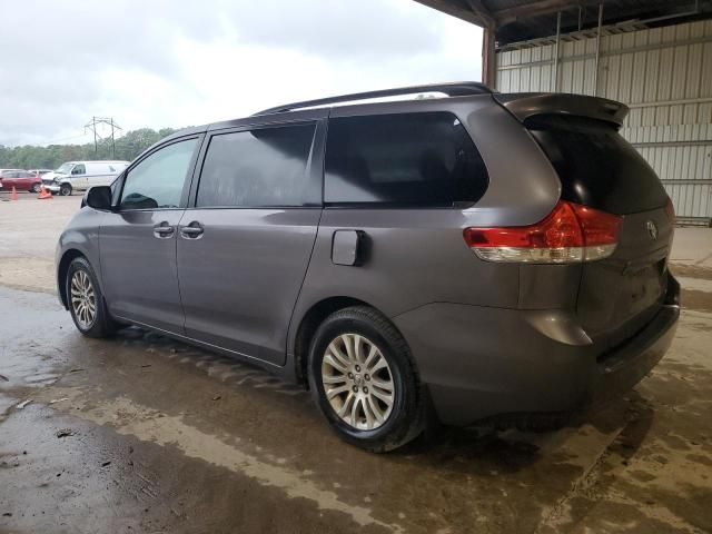 2013 Toyota Sienna XLE