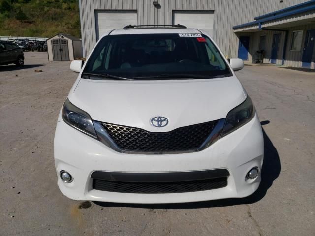 2016 Toyota Sienna SE