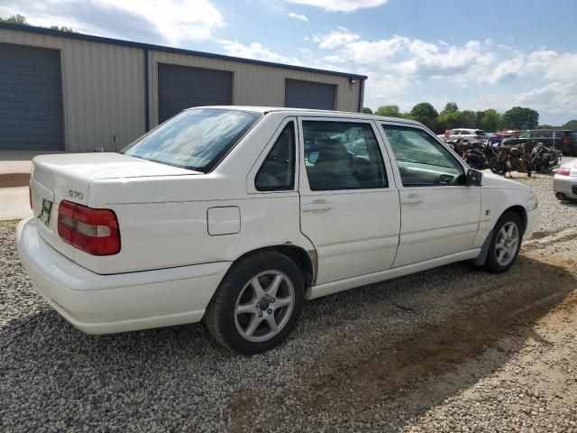 1999 Volvo S70