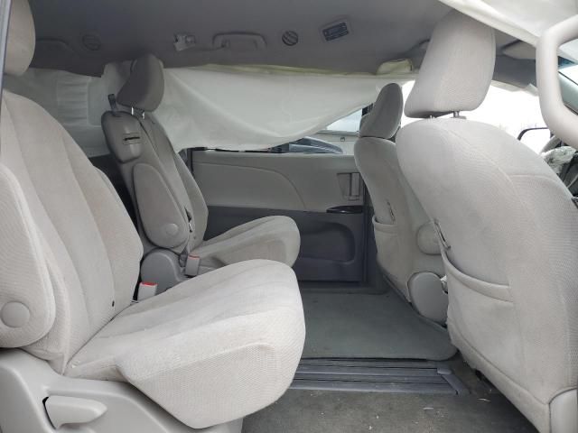 2013 Toyota Sienna LE