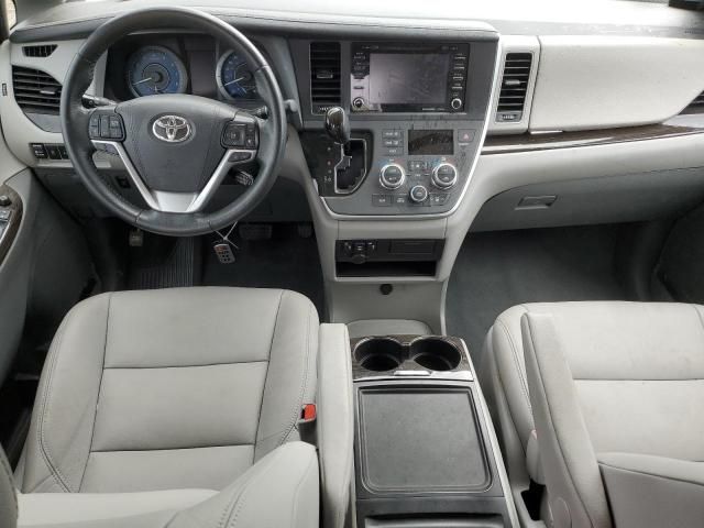 2020 Toyota Sienna XLE