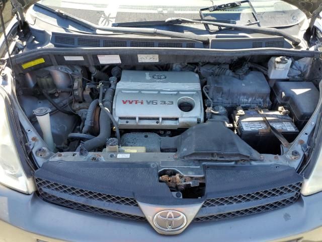 2005 Toyota Sienna LE