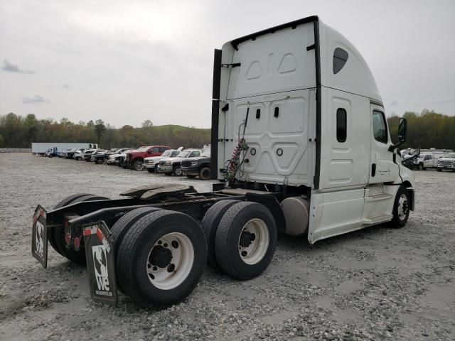 2019 Freightliner Cascadia 126