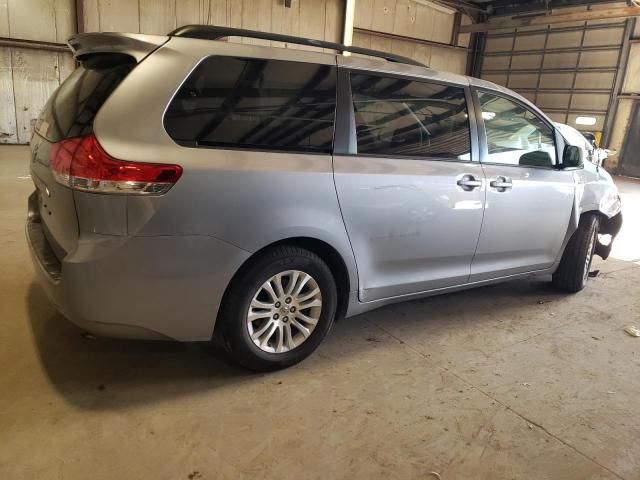 2013 Toyota Sienna XLE