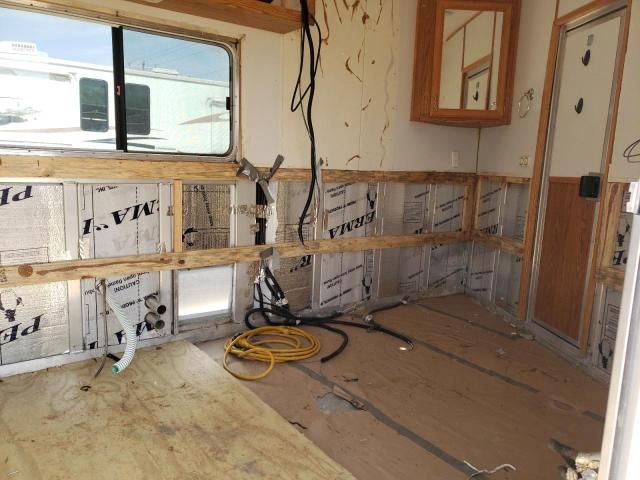 2004 Coachmen RV Trailer