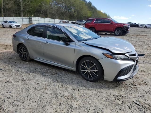 2022 Toyota Camry SE