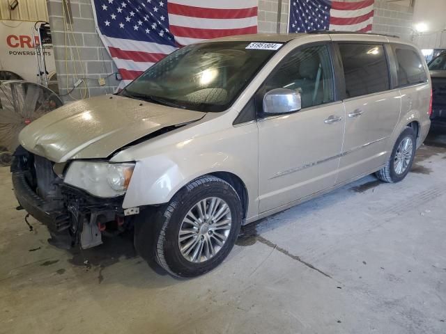 2013 Chrysler Town & Country Touring L