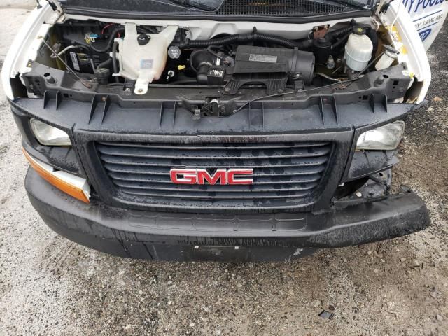 2011 GMC Savana Cutaway G3500