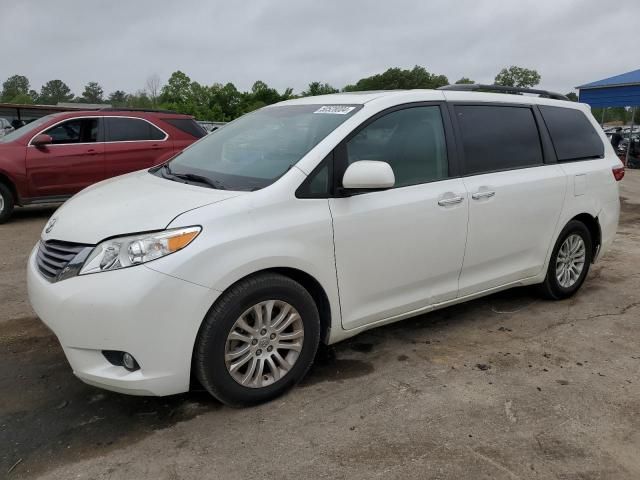 2016 Toyota Sienna XLE