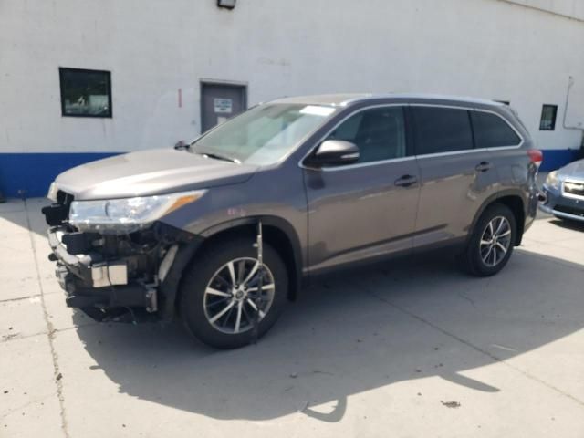 2019 Toyota Highlander SE