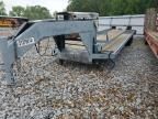 2000 Gooseneck Hitch Trailer