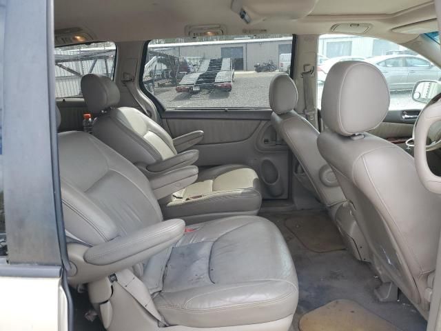 2004 Toyota Sienna XLE