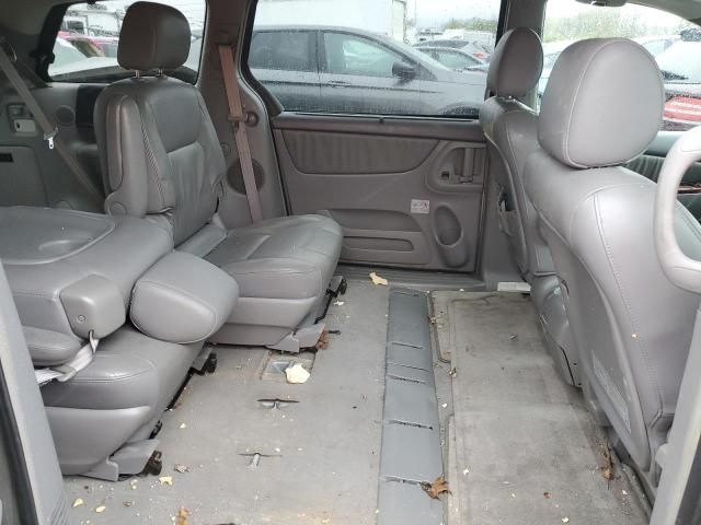 2004 Toyota Sienna XLE