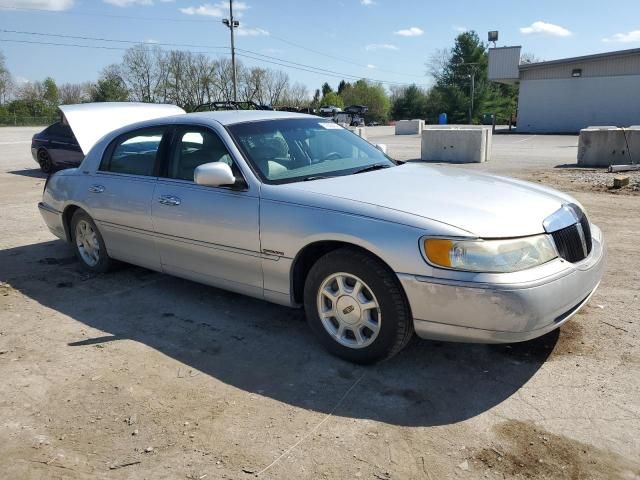 2002 Lincoln Town Car Signature