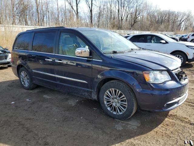 2014 Chrysler Town & Country Touring L